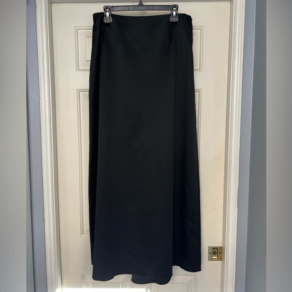 JS Signature Black Satin Like Maxi Skirt Witchy Whimsigoth Holiday Formal - Picture 1 of 4
